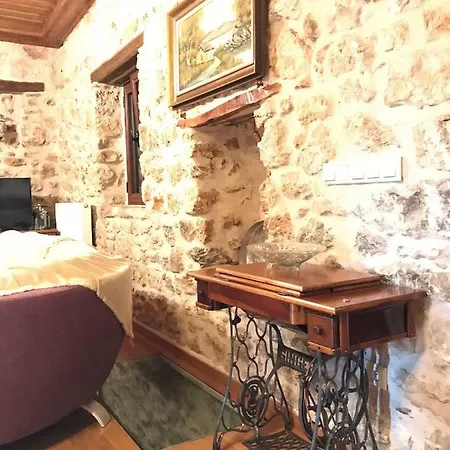 Kamari Villa